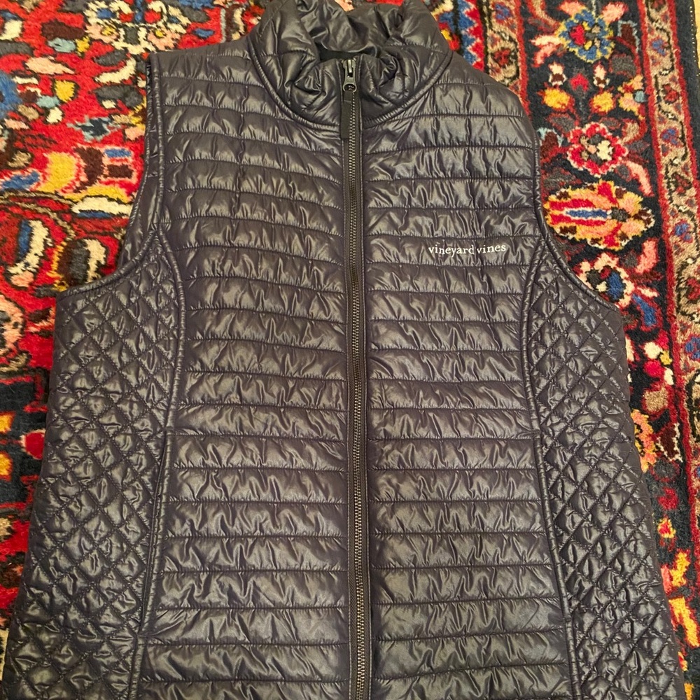 Vineyard Vines women’s navy quilted vest, medium
